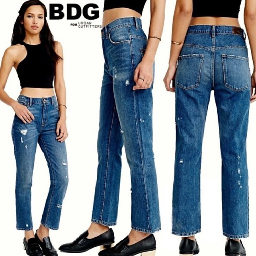 Urban Outfitters BDG High Rise Distressed Kicker‎ Straight Leg Jeans 27